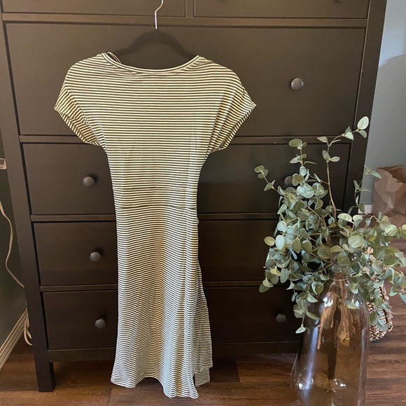 Toad and Co Cue Wrap Dress - Picture 3 of 5